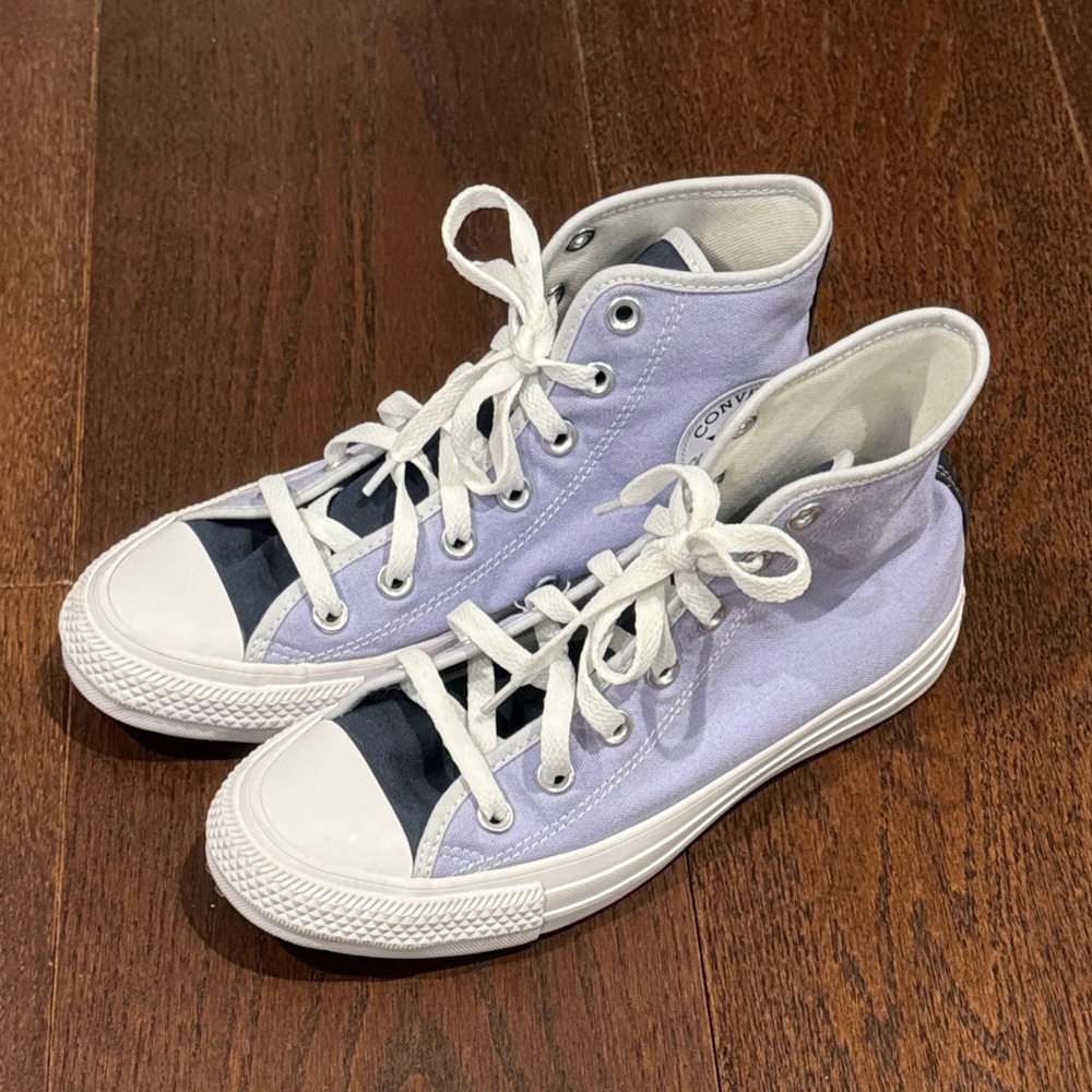 NWOT Converse Women’s Lavender High-Top Sneakers Size 7